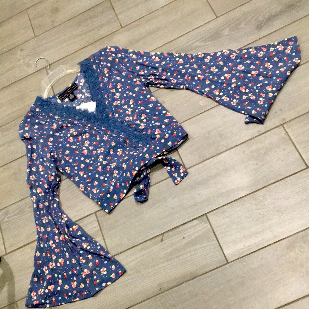Bell bottom blouse BNWT size M